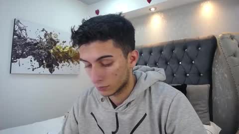 Snapshot of mr_williseo chatting on 03-07-25, 08:00 williseo online show from 03-07-25, 08:00