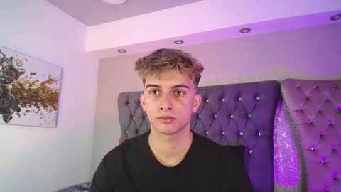 Snapshot of mr_williseo chatting on 09-24-25, 02:15 williseo online show from 09-24-25, 02:15