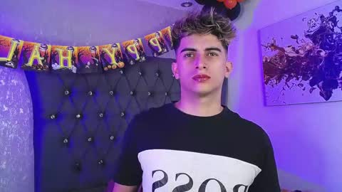 Snapshot of mr_williseo chatting on 10-14-25, 07:58 williseo online show from 10-14-25, 07:58