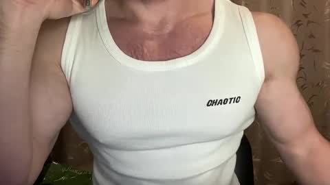 Snapshot of mrbiceps_23 chatting on 01-20-25, 12:28 Mrbiceps23 online show from 01-20-25, 12:28