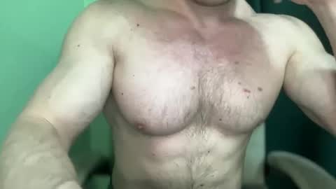 Snapshot of mrbiceps_23 chatting on 01-24-25, 04:06 Mrbiceps23 online show from 01-24-25, 04:06