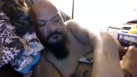 Snapshot of mrbiggs1077777 chatting on 11-19-25, 07:47 mrbiggs1077777 online show from 11-19-25, 07:47