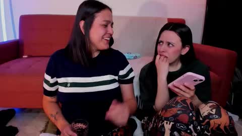 Laura online show from 02-15-26, 07:51