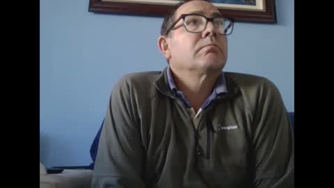 Snapshot of mrcaruso chatting on 12-01-25, 01:49 Mrcaruso online show from 12-01-25, 01:49