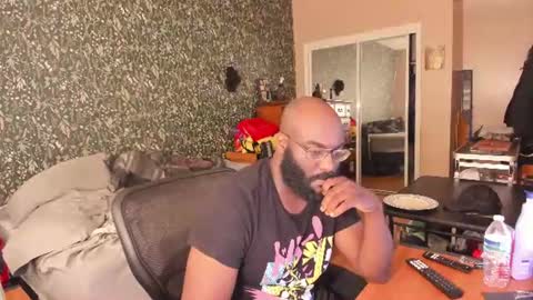 Snapshot of mrchuckdailyxxx chatting on 06-30-26, 05:25 Chuck Daily online show from 06-30-26, 05:25