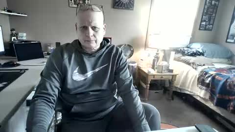 MrClean55 online show from 12-15-25, 04:44