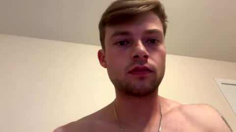 Snapshot of mrcoolguy68 chatting on 03-26-26, 02:33 mrcoolguy68 online show from 03-26-26, 02:33