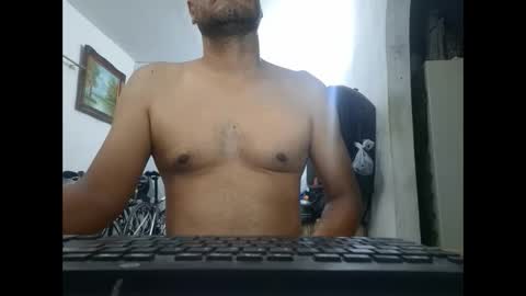 Snapshot of mrdongato01 chatting on 09-29-25, 03:44 Gato online show from 09-29-25, 03:44