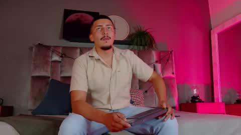 Snapshot of mrfox__ chatting on 02-26-26, 07:46 Mr Fox online show from 02-26-26, 07:46