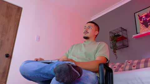 Snapshot of mrfox__ chatting on 02-28-26, 04:41 Mr Fox online show from 02-28-26, 04:41