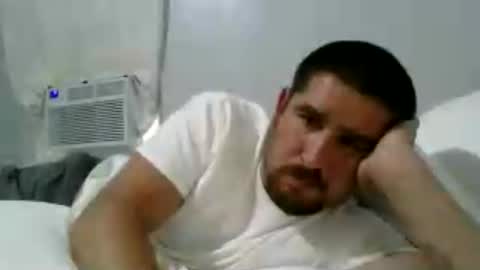 Snapshot of mrfux042792 chatting on 08-09-26, 12:45 Mrfux online show from 08-09-26, 12:45