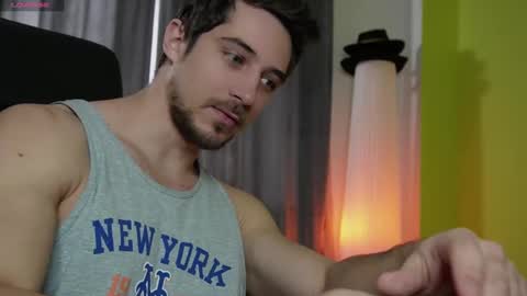 Snapshot of mrgreeneyes01 chatting on 01-26-25, 08:57 juan luis online show from 01-26-25, 08:57