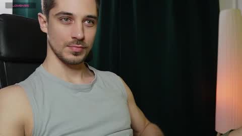 Snapshot of mrgreeneyes01 chatting on 02-10-25, 08:53 juan luis online show from 02-10-25, 08:53