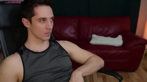 Snapshot of mrgreeneyes01 chatting on 03-04-25, 06:58 juan luis online show from 03-04-25, 06:58