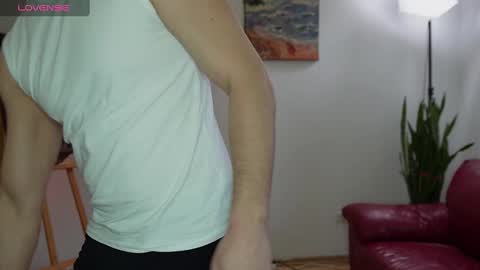 Snapshot of mrgreeneyes01 chatting on 03-10-25, 10:26 juan luis online show from 03-10-25, 10:26