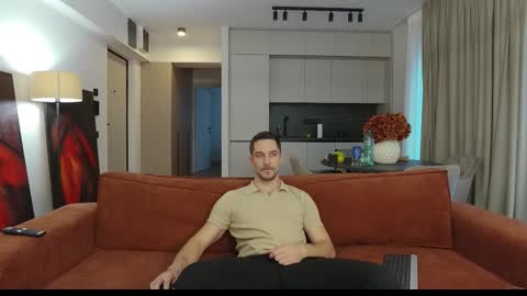 Snapshot of mrgreeneyes01 chatting on 11-28-25, 11:46 juan luis online show from 11-28-25, 11:46