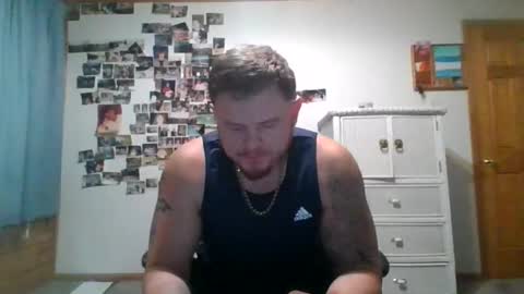 Snapshot of mrhandsome_1 chatting on 02-16-26, 01:51 mrhandsome_1 online show from 02-16-26, 01:51