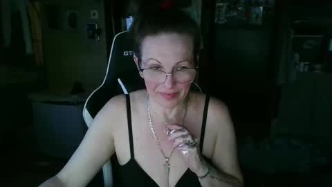 Snapshot of mrjshquinn chatting on 02-09-26, 12:58 mrjshquinn online show from 02-09-26, 12:58
