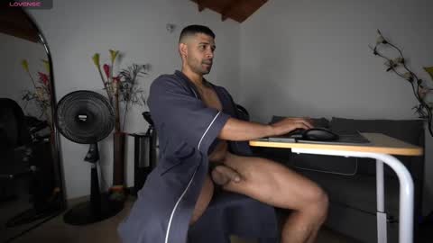 Luis    Instagram   online show from 03-07-25, 06:22