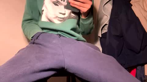 Snapshot of mrmeltyourheart chatting on 10-14-25, 04:02 James online show from 10-14-25, 04:02