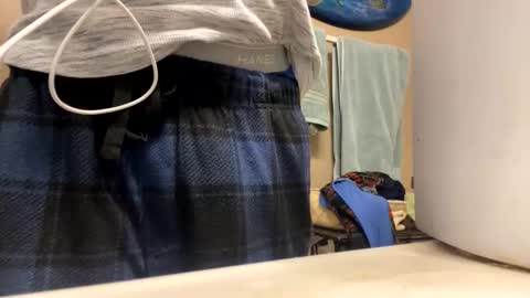 Snapshot of mrmeltyourheart chatting on 11-18-25, 09:03 James online show from 11-18-25, 09:03