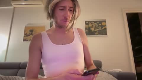 Snapshot of mrmooser42 chatting on 12-22-25, 07:44 TaleOfLaura online show from 12-22-25, 07:44