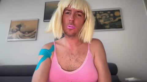 Snapshot of mrmooser42 chatting on 02-02-26, 03:33 TaleOfLaura online show from 02-02-26, 03:33