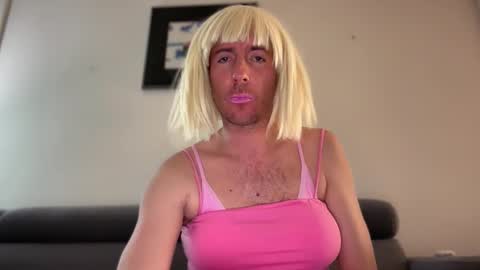 Snapshot of mrmooser42 chatting on 02-14-26, 02:52 TaleOfLaura online show from 02-14-26, 02:52