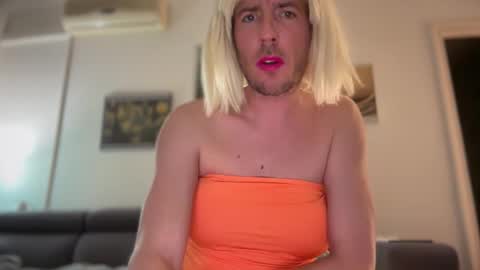 Snapshot of mrmooser42 chatting on 02-19-26, 09:44 TaleOfLaura online show from 02-19-26, 09:44