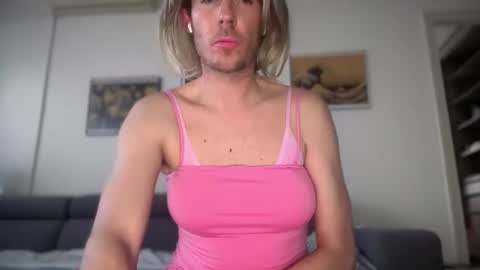 Snapshot of mrmooser42 chatting on 02-26-26, 04:28 TaleOfLaura online show from 02-26-26, 04:28