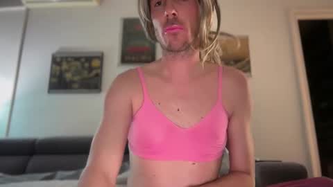 Snapshot of mrmooser42 chatting on 03-01-26, 12:01 TaleOfLaura online show from 03-01-26, 12:01