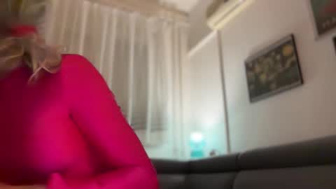 TaleOfLaura online show from 05-13-26, 08:49