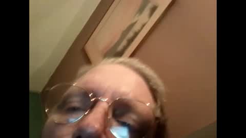 Mrnmrsfucks4u2 online show from 02-24-25, 09:52