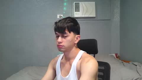 Snapshot of mrshawn95 chatting on 10-03-25, 03:53 shawn online show from 10-03-25, 03:53