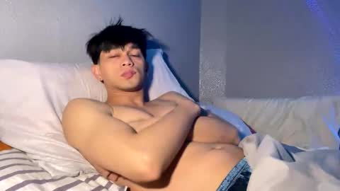 Snapshot of mrshawn95 chatting on 11-06-25, 02:56 shawn online show from 11-06-25, 02:56