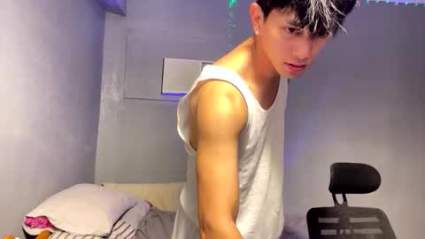 Snapshot of mrshawn95 chatting on 11-24-25, 04:51 shawn online show from 11-24-25, 04:51