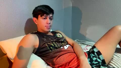 Snapshot of mrshawn95 chatting on 04-03-26, 05:22 shawn online show from 04-03-26, 05:22