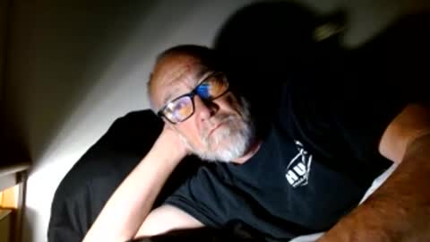 Snapshot of mrtease5 chatting on 05-17-26, 05:05 mrtease5 online show from 05-17-26, 05:05
