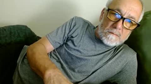 Snapshot of mrtease5 chatting on 06-08-26, 03:29 mrtease5 online show from 06-08-26, 03:29