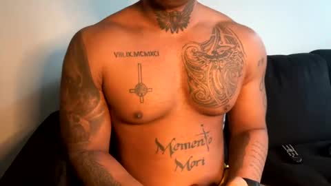 Snapshot of mrthickandfit chatting on 01-05-25, 10:50 Tatd and Fit online show from 01-05-25, 10:50