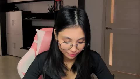 Snapshot of ms_emily_ chatting on 09-25-25, 09:57 ms_emily_ online show from 09-25-25, 09:57