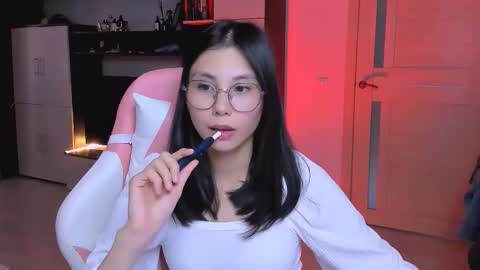 ms_emily_ online show from 10-09-25, 12:36