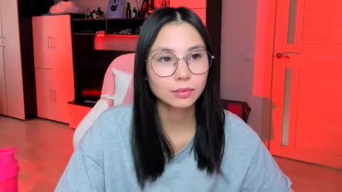 Snapshot of ms_emily_ chatting on 10-31-25, 09:54 ms_emily_ online show from 10-31-25, 09:54