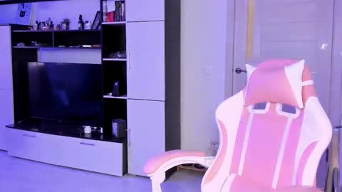 Snapshot of ms_emily_ chatting on 03-24-26, 02:00 ms_emily_ online show from 03-24-26, 02:00