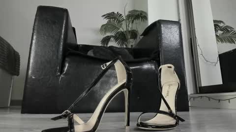 Goddess. Miss. Lady.  Queen. Madam Milady online show from 03-09-25, 05:39