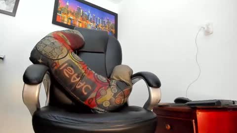 Snapshot of ms_lunarose chatting on 10-27-25, 11:20 ms_lunarose online show from 10-27-25, 11:20