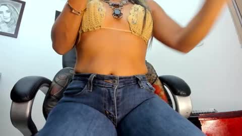 Snapshot of ms_lunarose chatting on 11-07-25, 02:00 ms_lunarose online show from 11-07-25, 02:00