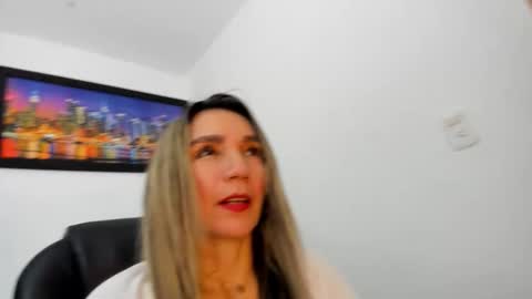 Snapshot of ms_lunarose chatting on 01-15-26, 08:34 ms_lunarose online show from 01-15-26, 08:34