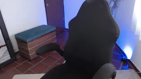 Snapshot of ms_sofiax chatting on 10-17-25, 03:58 Sofia online show from 10-17-25, 03:58