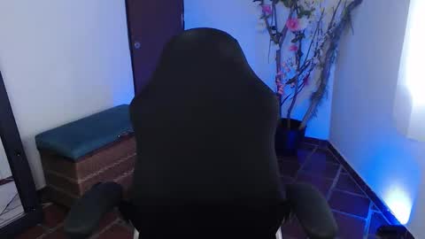 Snapshot of ms_sofiax chatting on 12-16-25, 04:23 Sofia online show from 12-16-25, 04:23